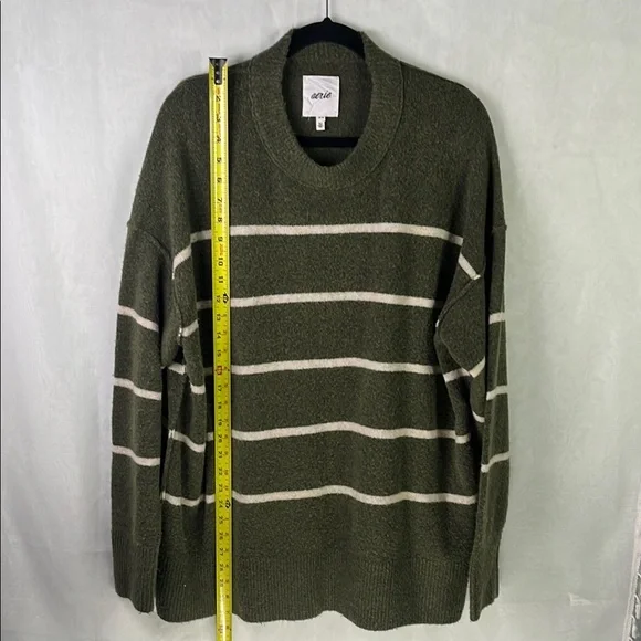Aerie round Neck Sweater in Forest Green and Cream - Picture 8 of 11